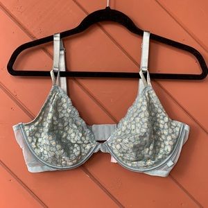 Victoria’s Secret Bra size 40C